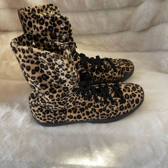 Cute to the Core Leopard prints studs versatile lace up /ankle sneakers … - Picture 4 of 12